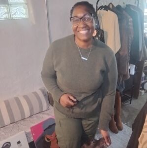 Meet your Posher, Helen